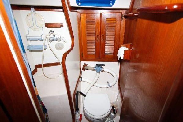 stool and seperate shower to die for... this is why YOU  would want this boat.... a seperate shower WITH a seat.... man o man.... this is nice.......