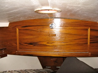 stowage cabinet in vee berth