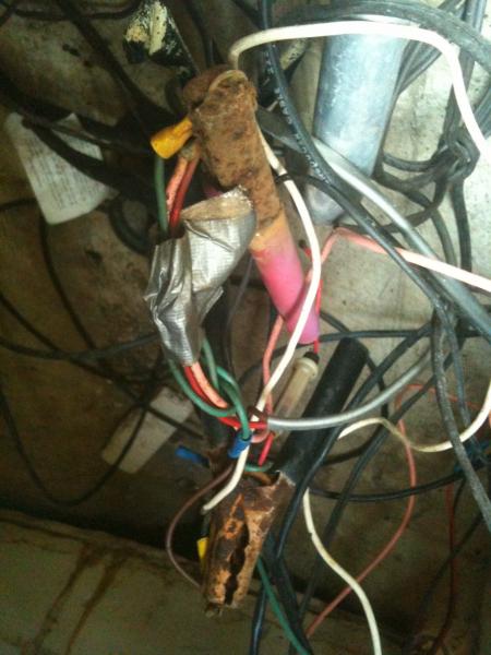 The electrical &quot;system&quot; as I found it.