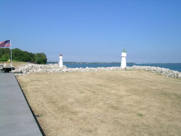 The harbor lights at the entrance to RIC. The winter has taken it's toll on the port light.