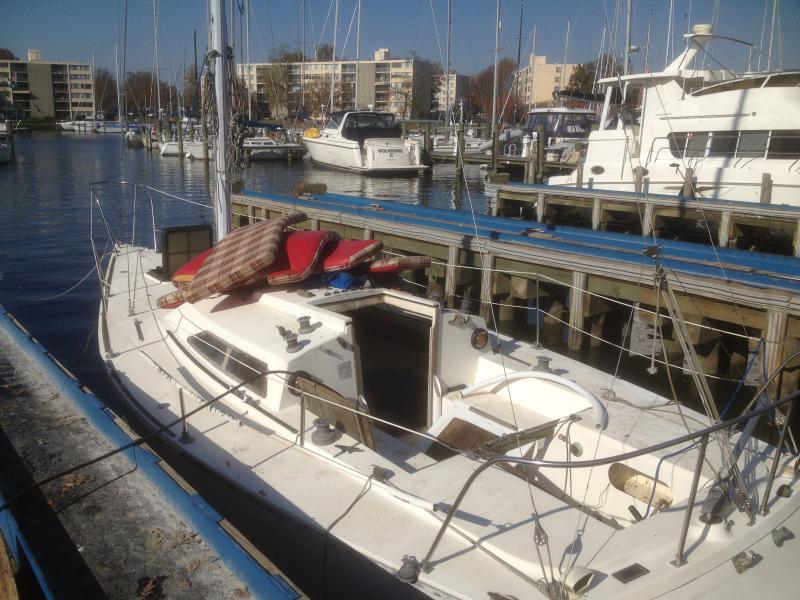 These boats have cool split cockpits. The plan is to make this a single hand rocket.