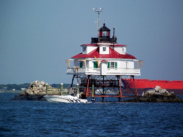 Thomas Point Light
Great to see - but from the WRONG side
OOPS!! 
Found out on return.