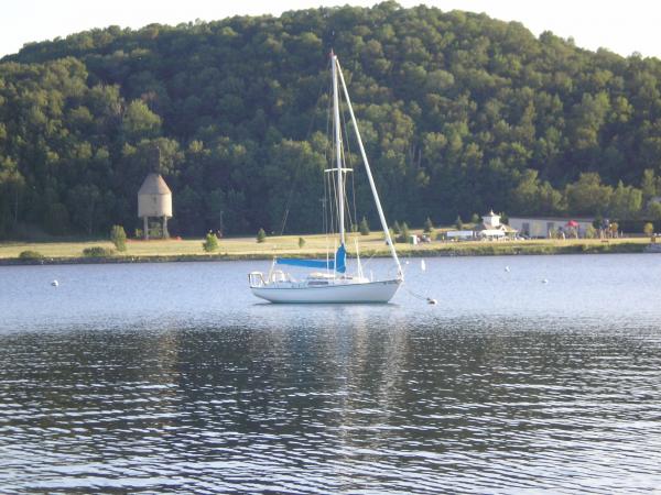 Tiki III Moored @ Betsie Bay / South Coast 23