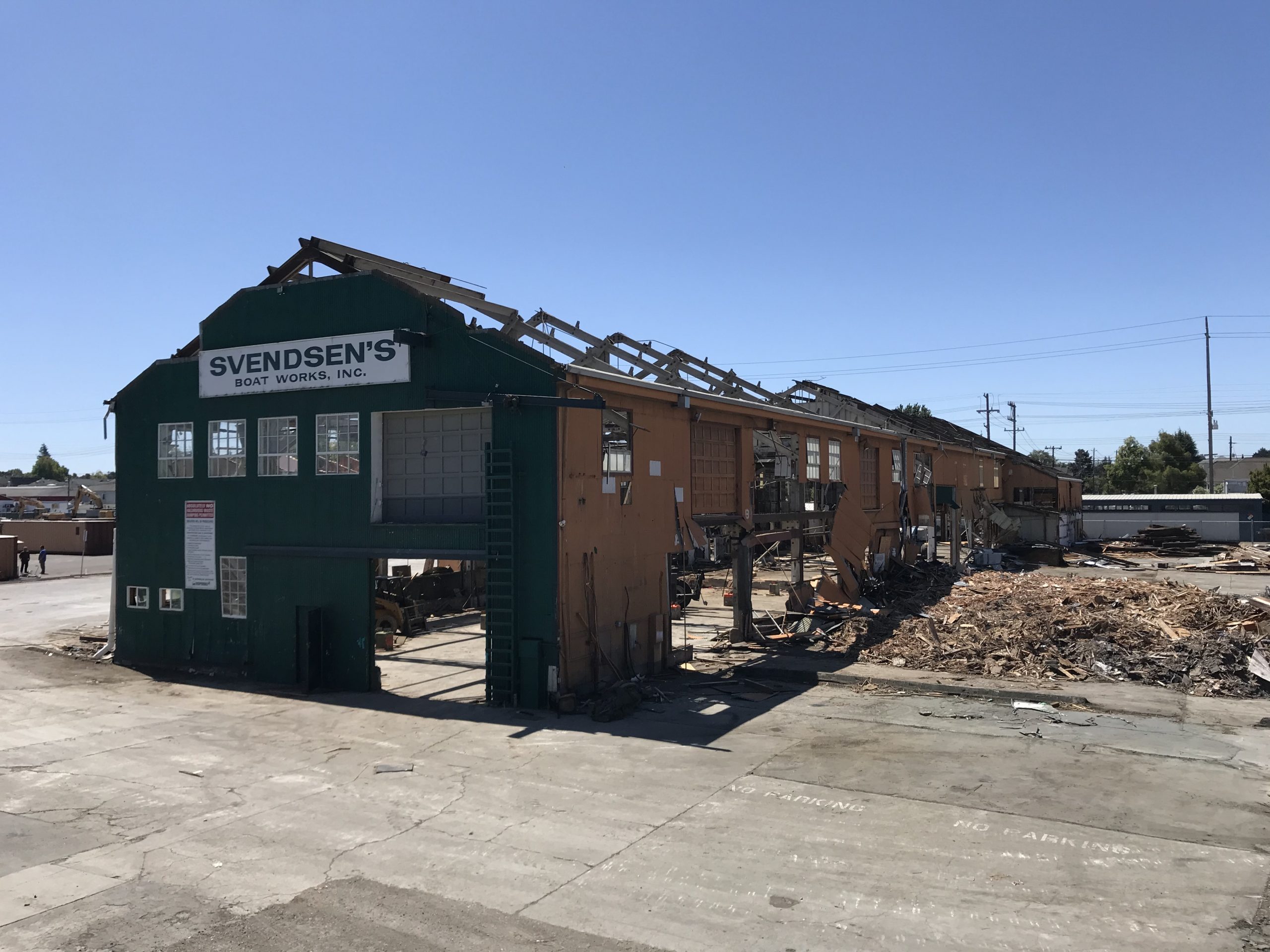 www.latitude38.com