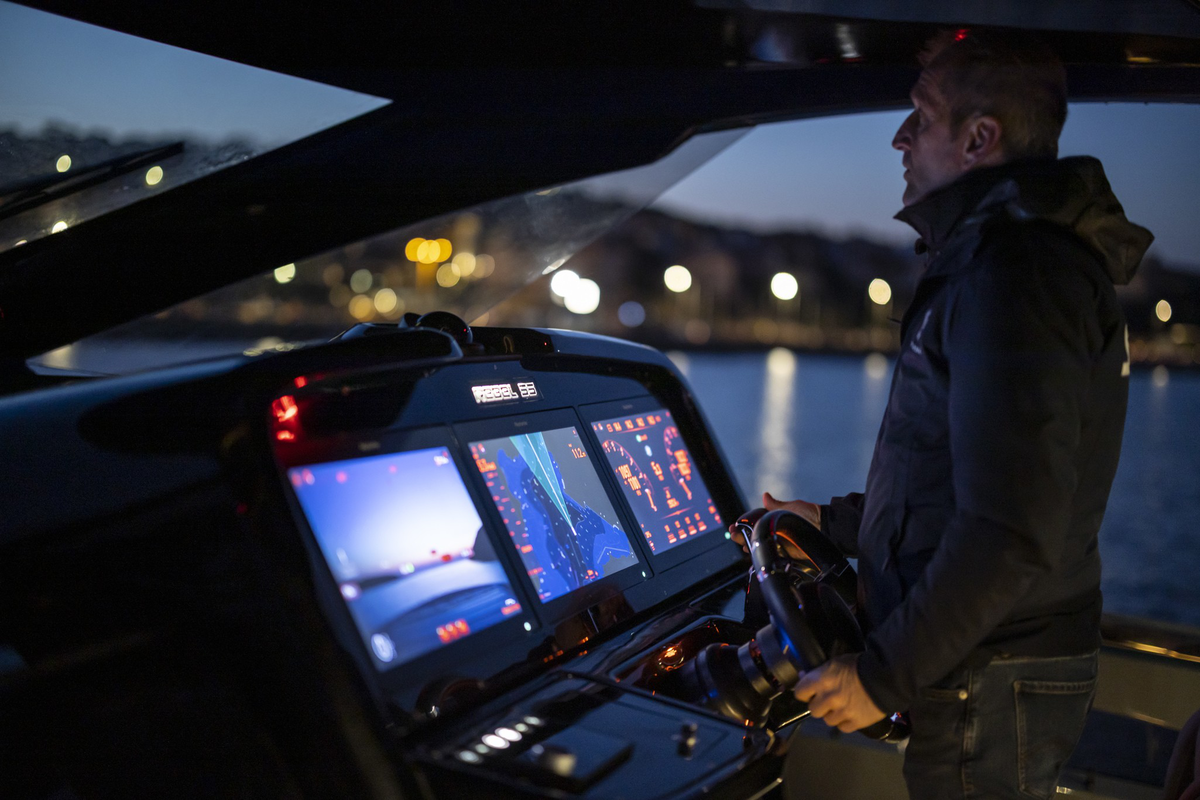 www.raymarine.com