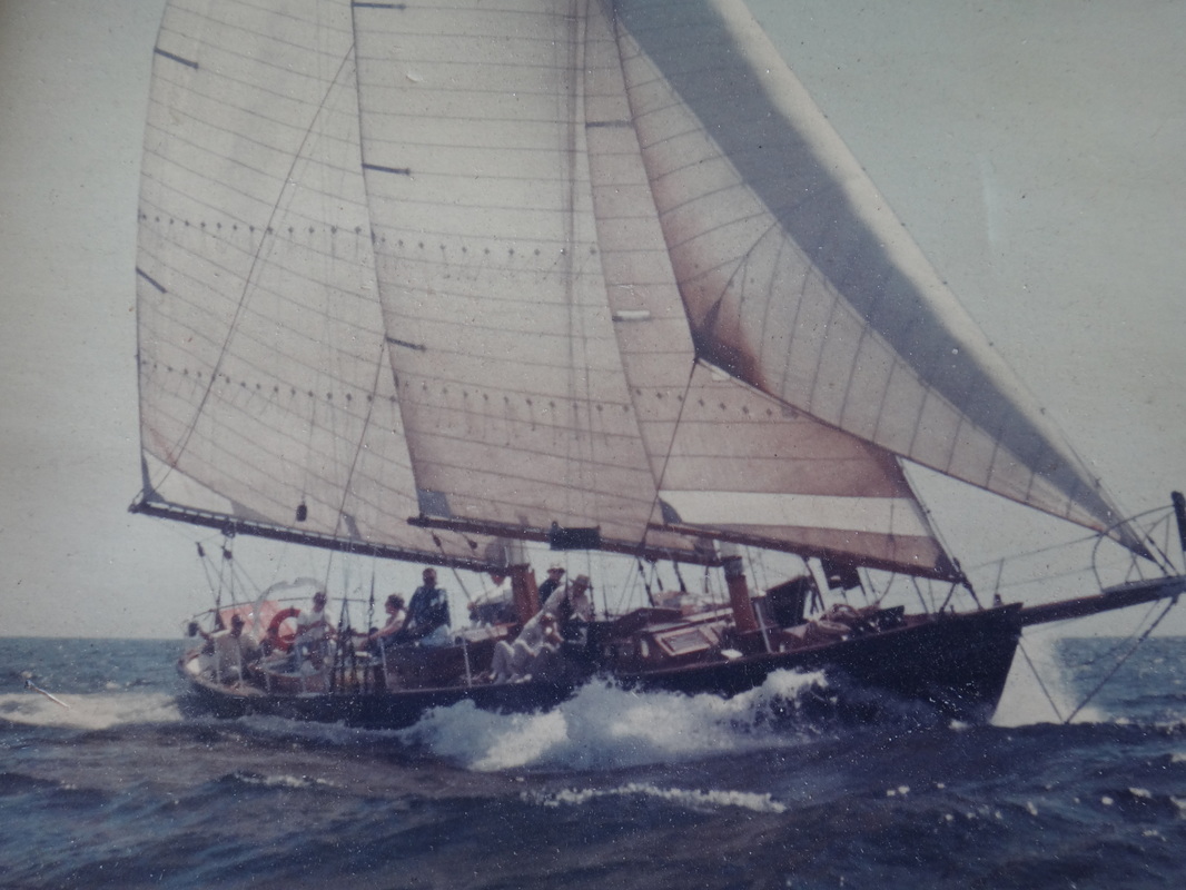 www.minneysyachtsurplus.com