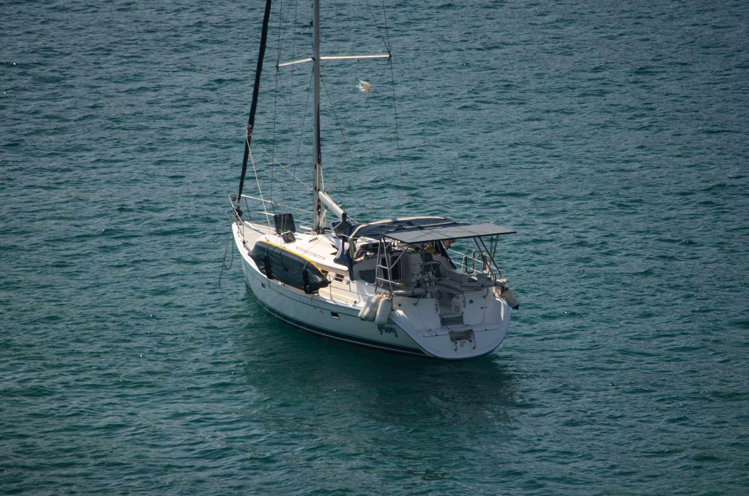 www.cruisingworld.com